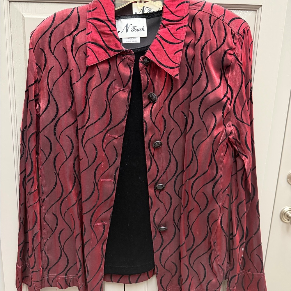 N Touch Women's Burgundy Iridescent Taffeta Blazer & Velvet Shell Set